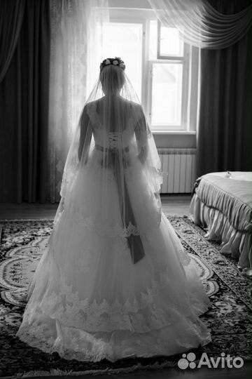 Свадебное платье со шлейфом