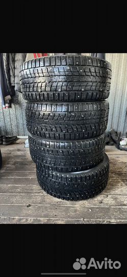 Dunlop SP Winter Ice 01 215/50 R17