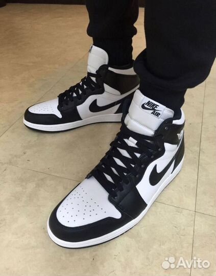 Кроссовки Nike Air Jordan 1