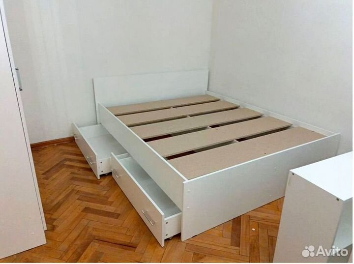 Кровать в наличии напрямую со склада