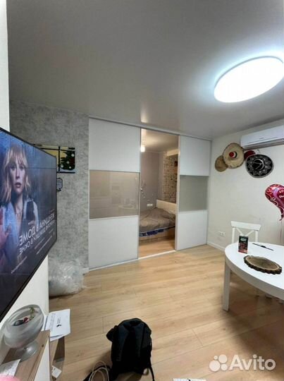 Раздвижная перегородка с матовым стеклом