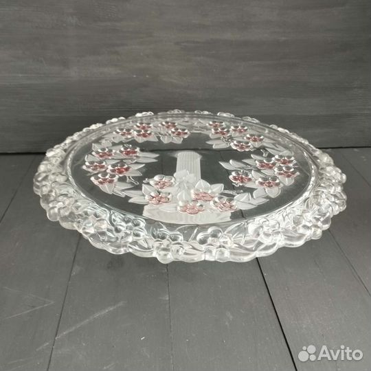 Тортница на ножке стекло
