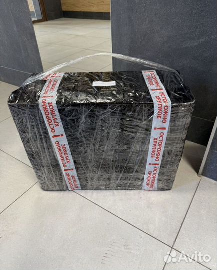 Невостребованные мешки коробки с техникой