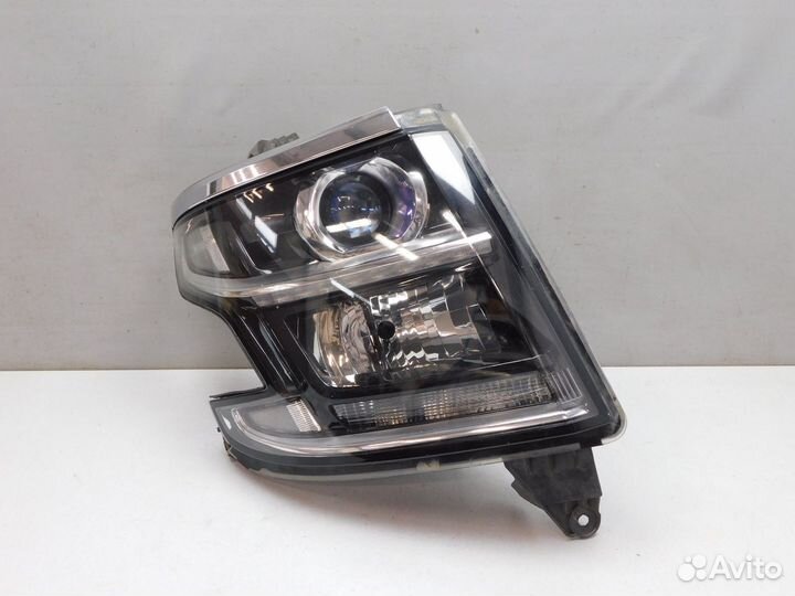 Фара правая Chevrolet Tahoe