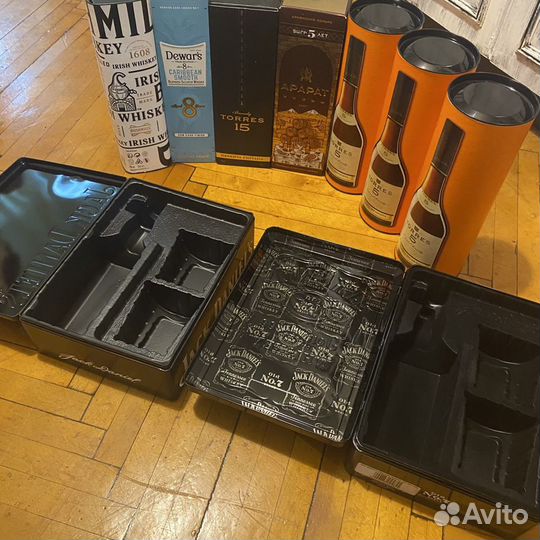 Бутылки из под виски,коняка