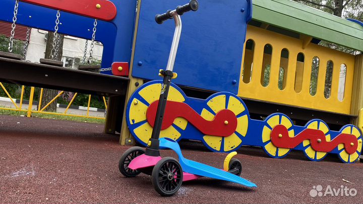 Детский трёхколёсный самокат