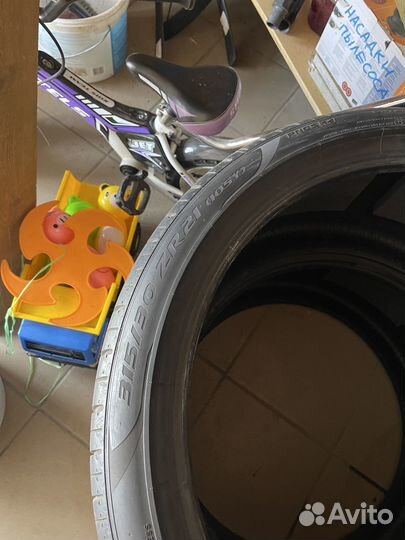 Pirelli P Zero 275/35 R21 и 315/30 R21 103Y