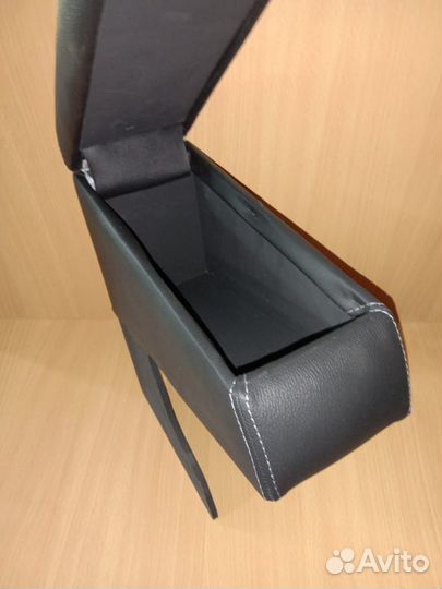 Подлокотник Лада Калина 1 (кожзам)