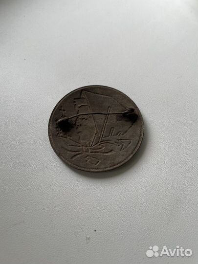 Брошь СССР Девушка в платке