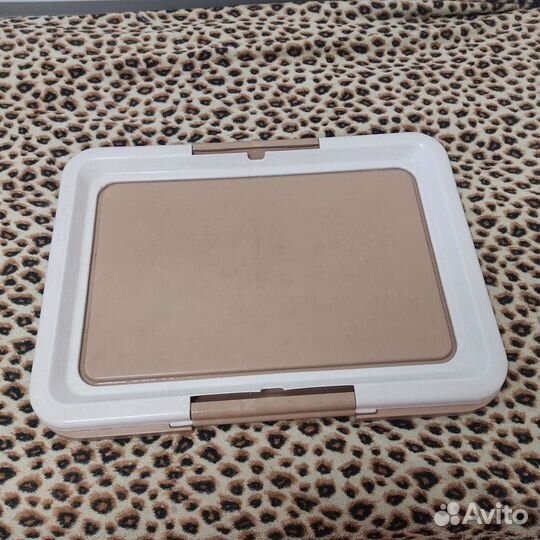 Игрушки, паспорта, подстилки, лоток, вольер