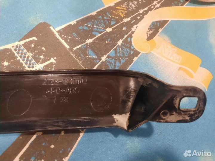 Молдинг правый под фару нива шевроле 2007г.в