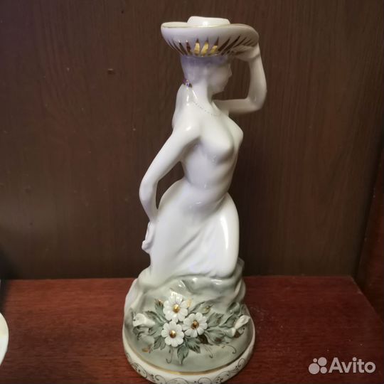 Статуэтка фарфор