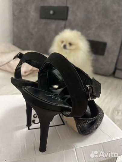 Босоножки новые