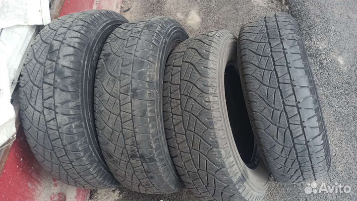 Michelin Latitude Cross 215/70 R16