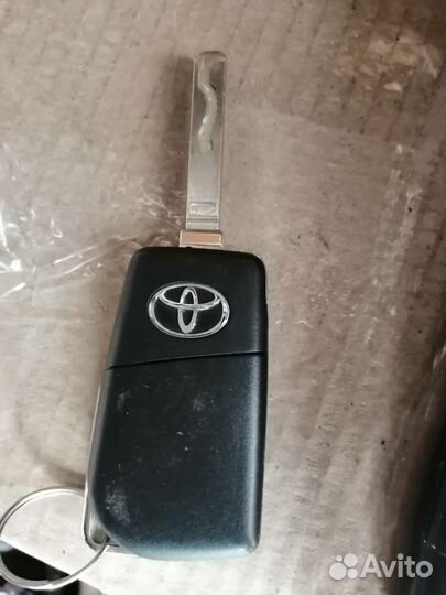 Ключ toyota corolla оригинал