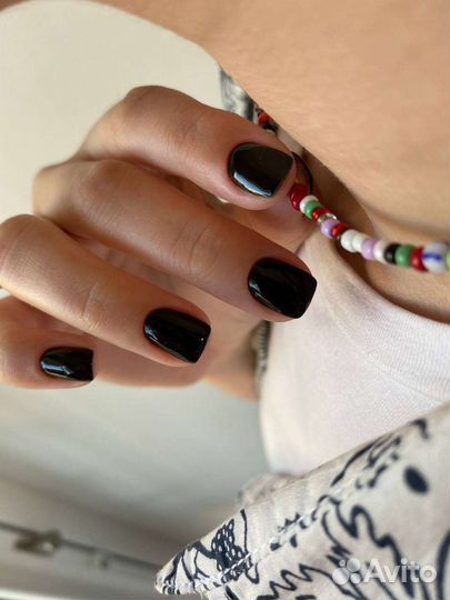 Маникюр в салоне