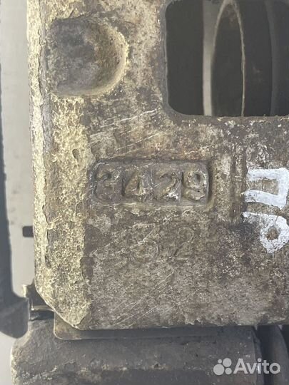 Суппорт передний правый Mitsubishi Galant 1993 199