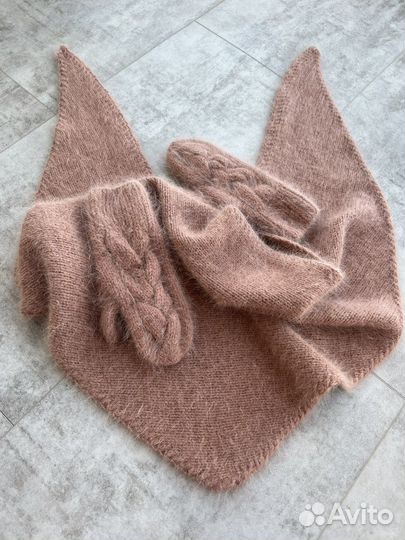 Комплект шапка бактус варежки из пуха норки