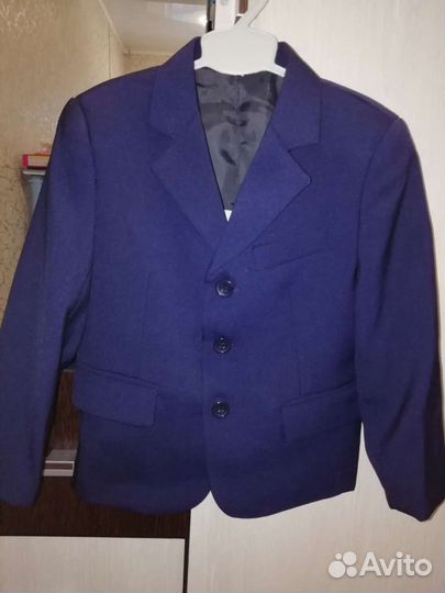 Костюм на мальчика тройка 92см