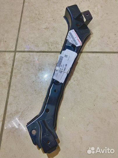 Крепление телевизора радиатора