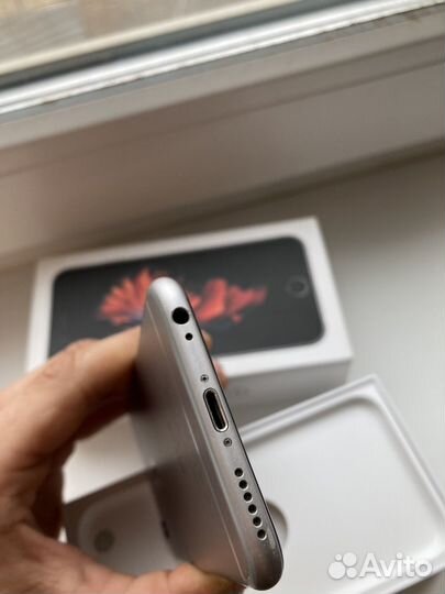 iPhone 6S, 64 ГБ