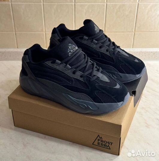 Кроссовки Adidas Yeezy Boost 700v2
