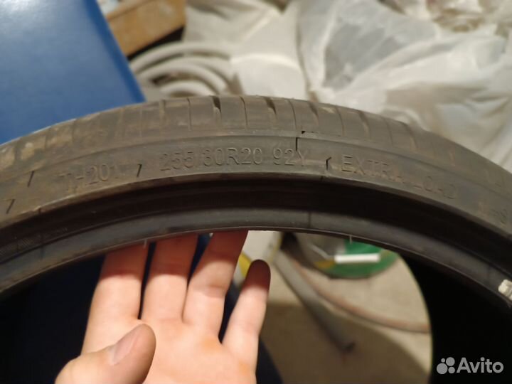 Triangle TH201 Sportex 255/30 R20 90Y