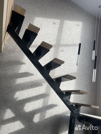 Лестница на второй этаж бу