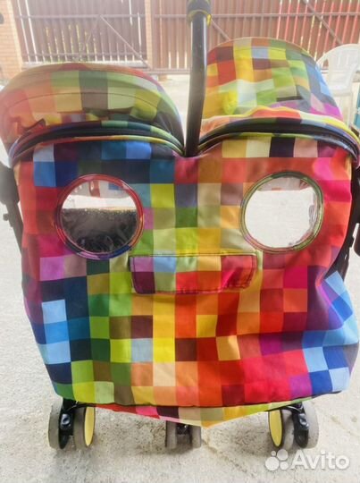 Коляска Cosatto для двойни прогулка