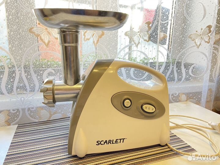 Мясорубка электрическая Scarlett