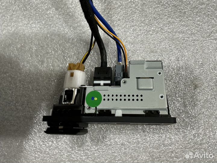 Блок интерфейсов AUX / USB Range Rover Velar L560