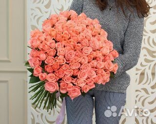 Букет из 101 коралловой розы 60-70 см (Россия)