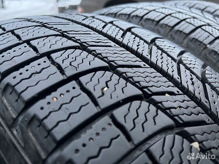 Michelin X-Ice 3 215/65 R17 99T