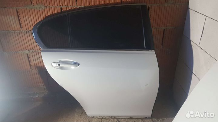 Дверь задняя правая Lexus gs