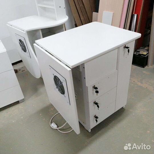 Маникюрный стол складной бу