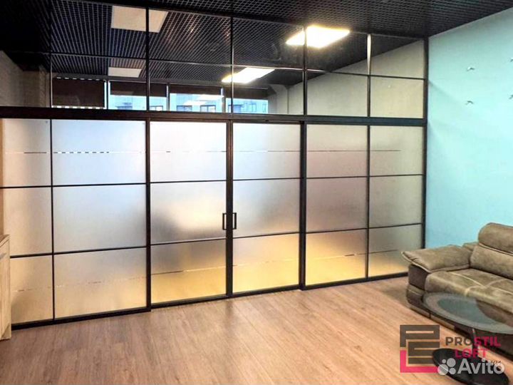 Стеклянная перегородка для зонирования