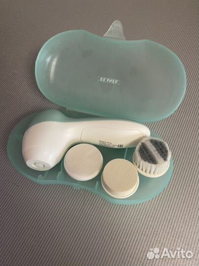 Электрическая щетка для очищения лица