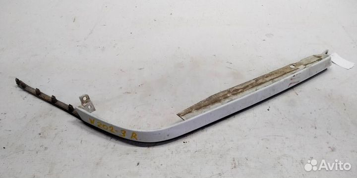 Планка под фару правую mersedesbenz W202 93-00г