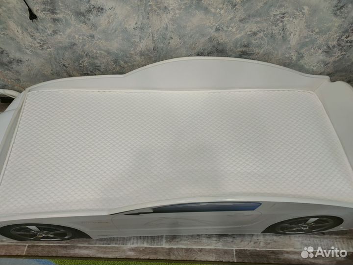 Детская кровать машинка с матрасом