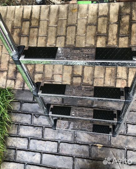 Лестинца для бассейна