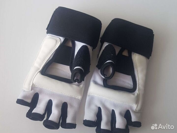 Перчатки