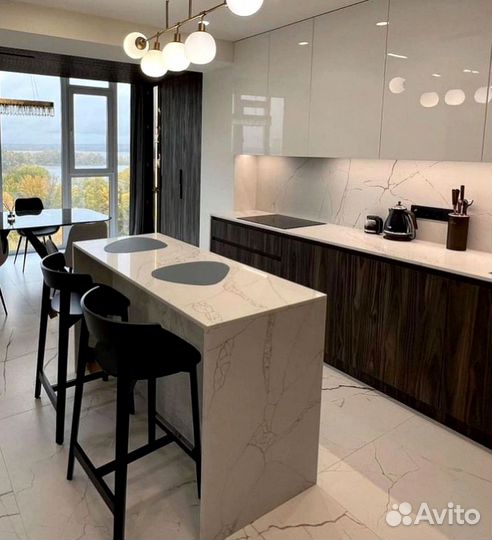 Кухонный гарнитур в современном стиле на заказ