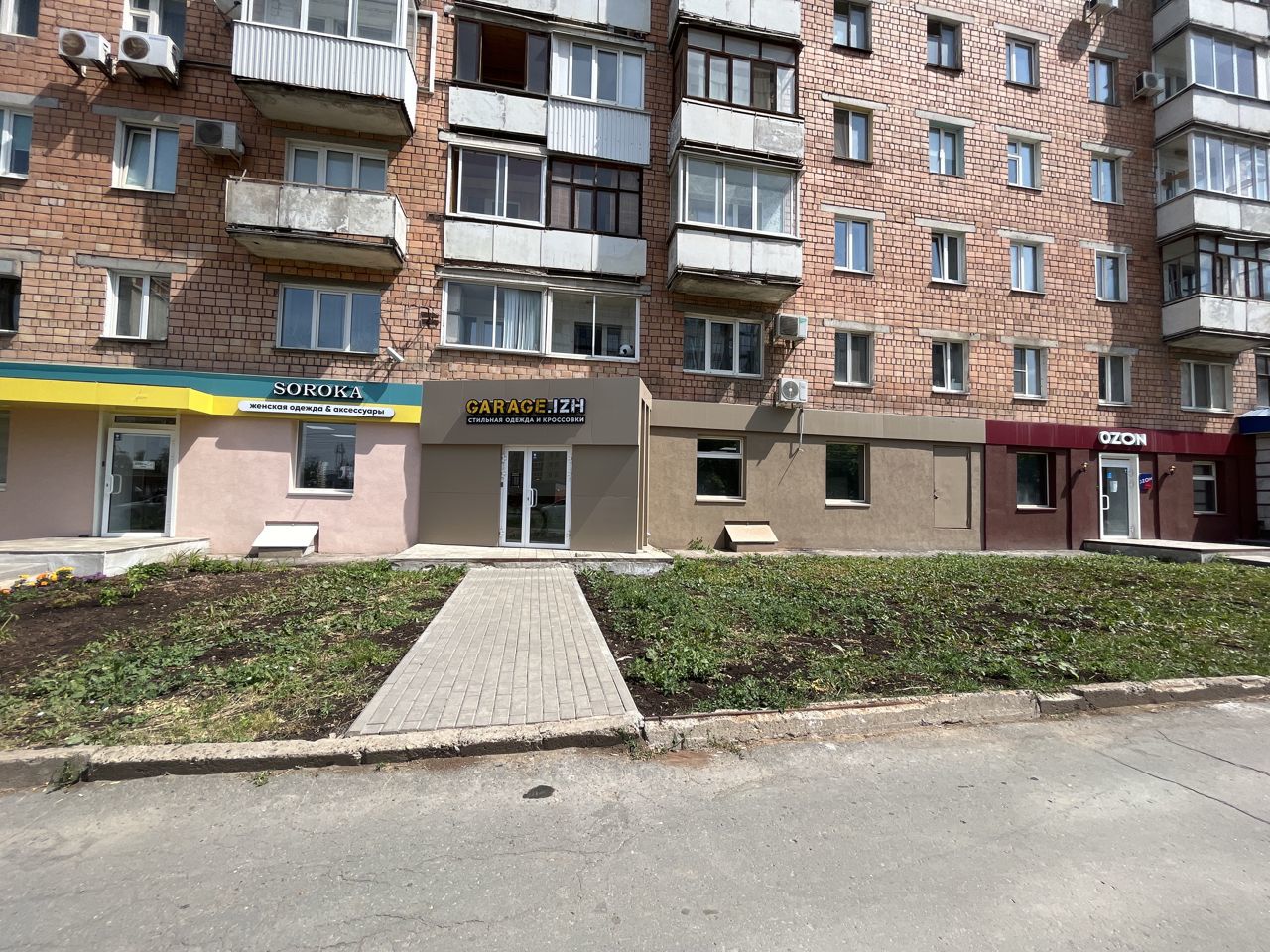 Izh18. Izh garage ижевск. Izh garage ижевск. Гараж ижевск. Москвич возле гаража 1 чёрной москвичку дырка.