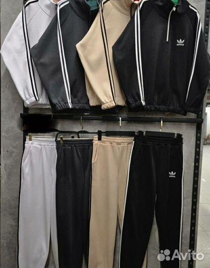 Спортивный костюм женский