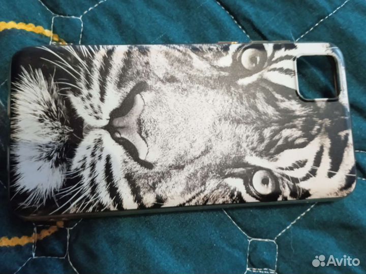 Чехол на телефон