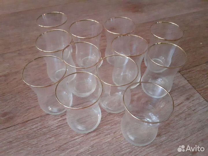 Стеклянная посуда для застолья разная