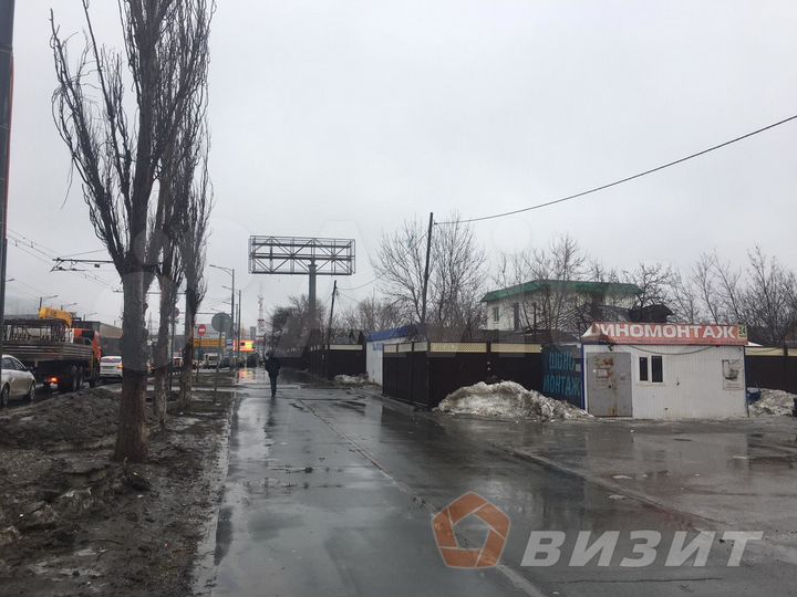 Шиномонтаж с оборудованием на авто трафике