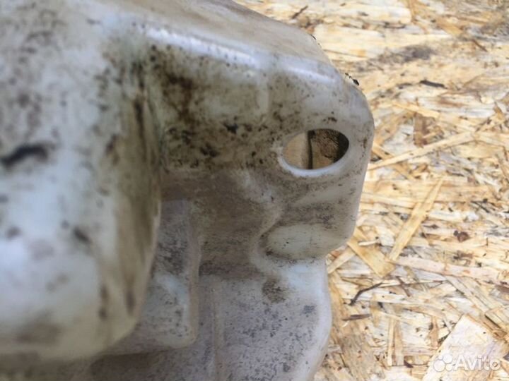 Бачок омывателя Nissan Bluebird U14 (1996—2001) EN