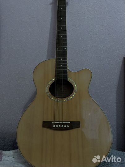 Акустическая гитара