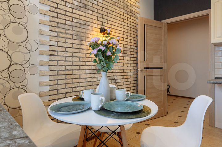 2-к. квартира, 65 м², 1/9 эт.